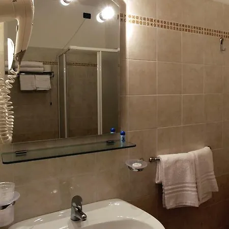 Hotel Locatori 3*