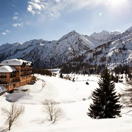 Locatori Hotel 3*